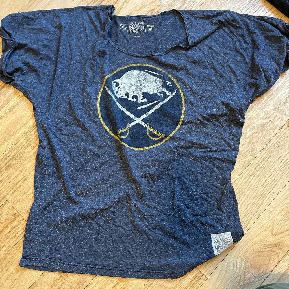 Women's RetroBrand Distressed Buffalo Sabres Tshirt (L)